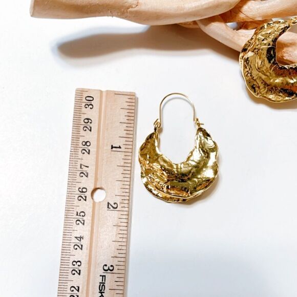 #392 Zara gold crescent moon hoop earrings - Picture 5 of 6